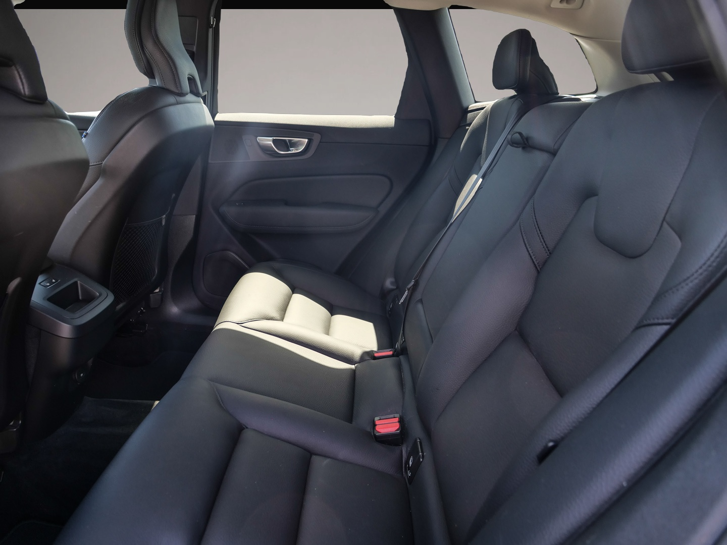 Bild 6 Volvo XC60 Core 2WD StandHZG AHK Digitales Cockpit Sou