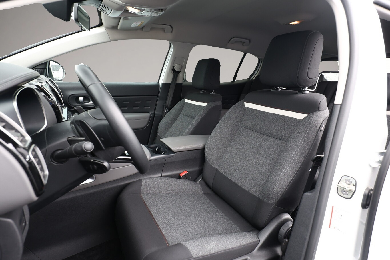 Bild 3 Citroën C5 Aircross 1.2 PureTech 130 Aut. Feel MirrorL