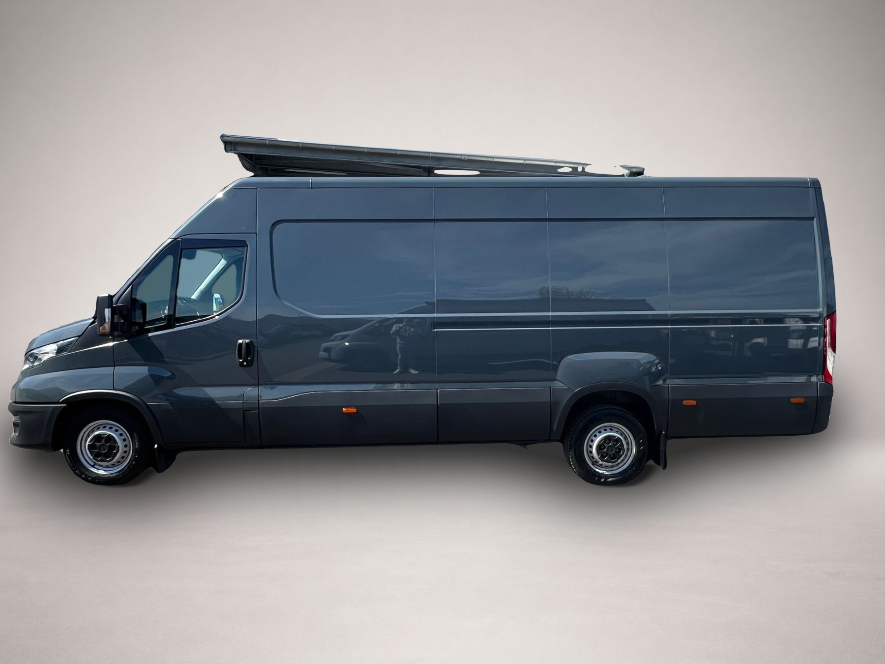 Bild 2 Iveco Other Daily 2.3 S16 HA 4100 RS Pkt Evolution, LR Boden