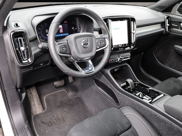 Bild 3 Volvo XC40 Plus Dark 2WD B4 EU6d digitales Cockpit Mem