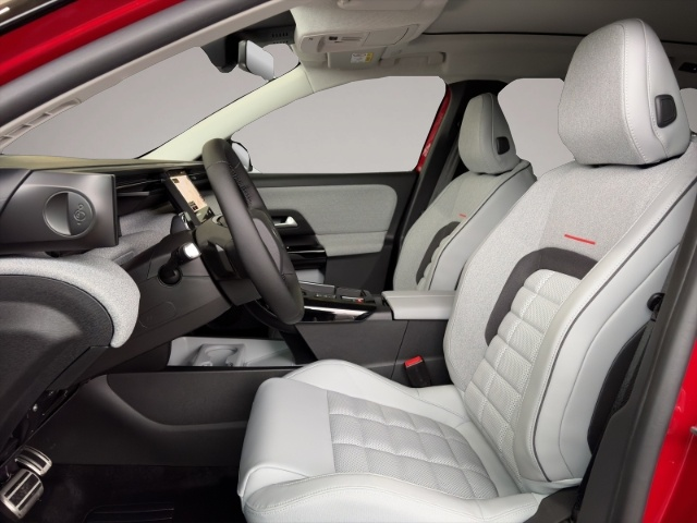 Fotografie des Citroën C5 Aircross 145 Hybrid MAX HUD AHK-abnehmbar El.