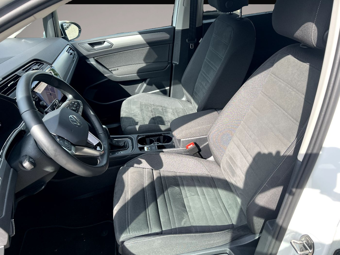 Bild 7 Volkswagen Touran 1.5 TSI Comfortline Navi ACC Kamera Sitzh