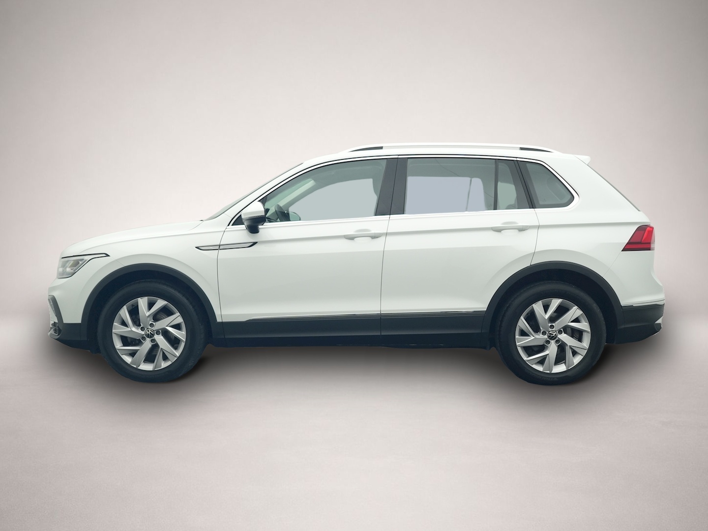 Volkswagen Tiguan Tiguan 1.5 TSI DSG Elegance KAMERA LED NAVI SHZ - Thumbnail 2