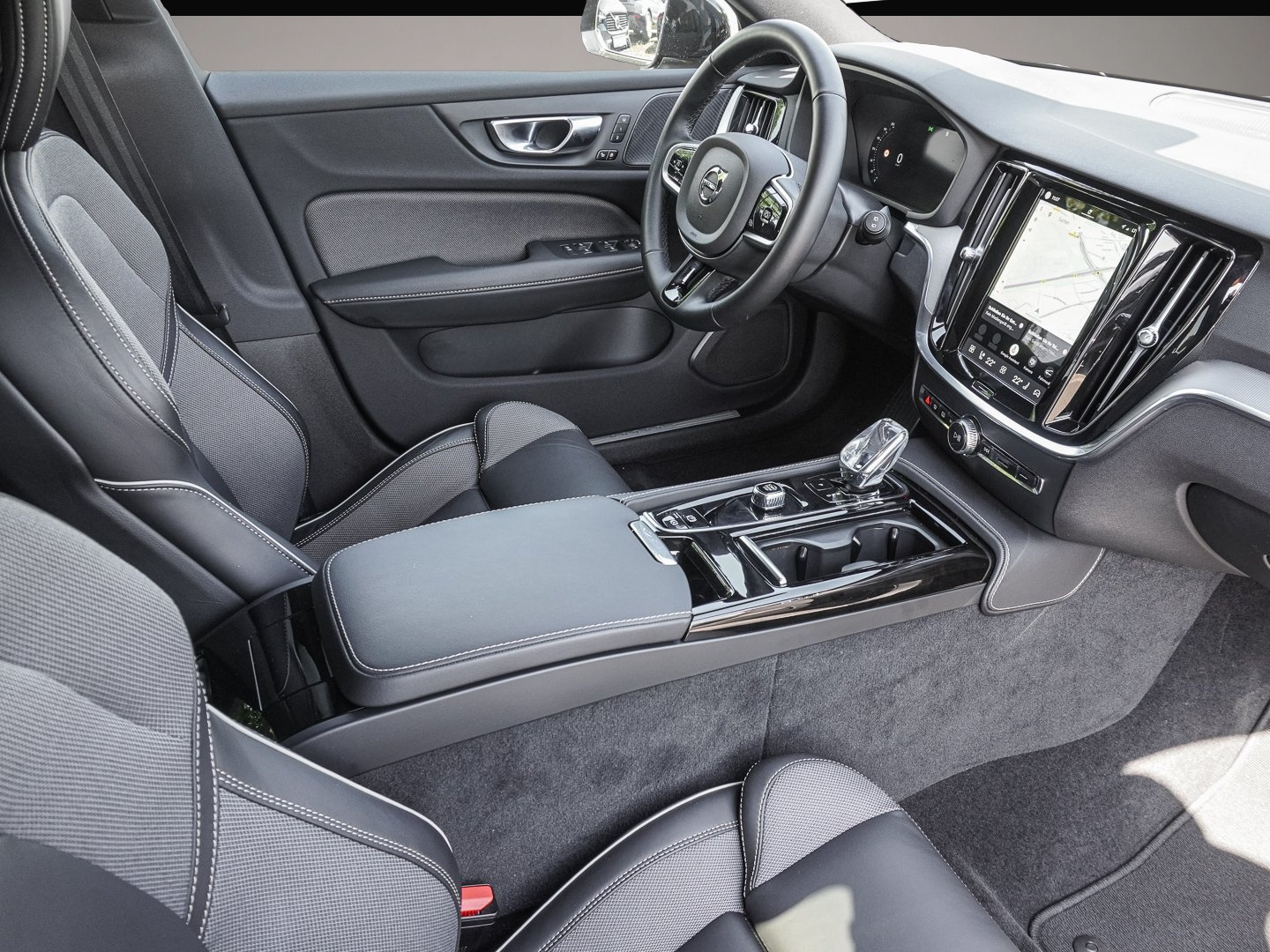 Bild 6 Volvo V60 T8 Twin Engine AWD Plus Dark Plug-In AHK Har