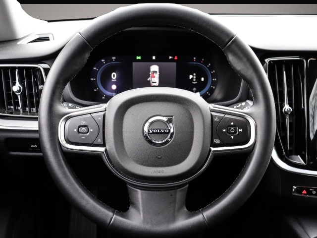 Bild 5 Volvo V60 Kombi Core B3 Benzin EU6d AHK Digitales Cock