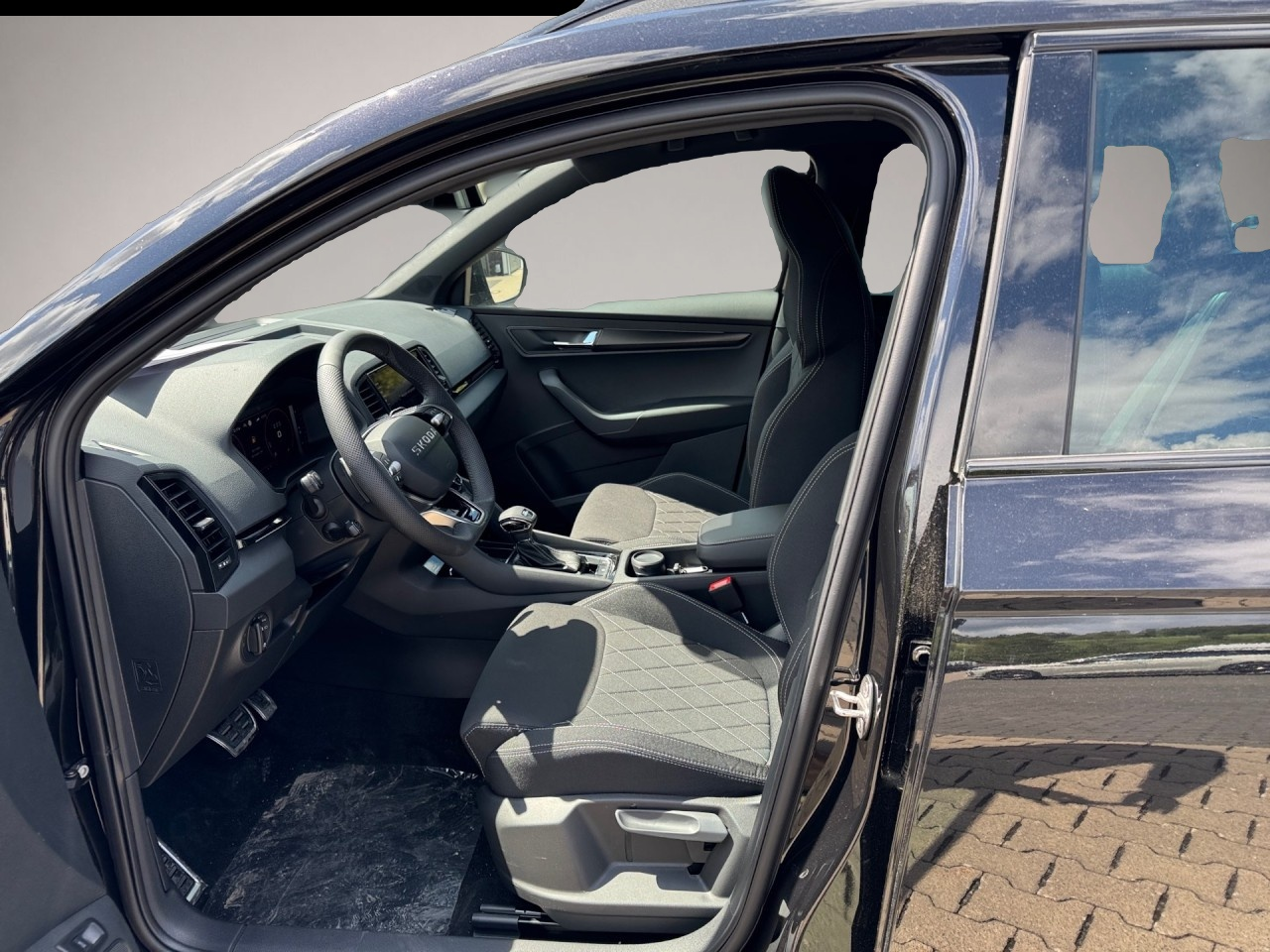 Bild 5 Skoda Karoq Sportline 1.5TSI DSG Matrix Kamera ACC
