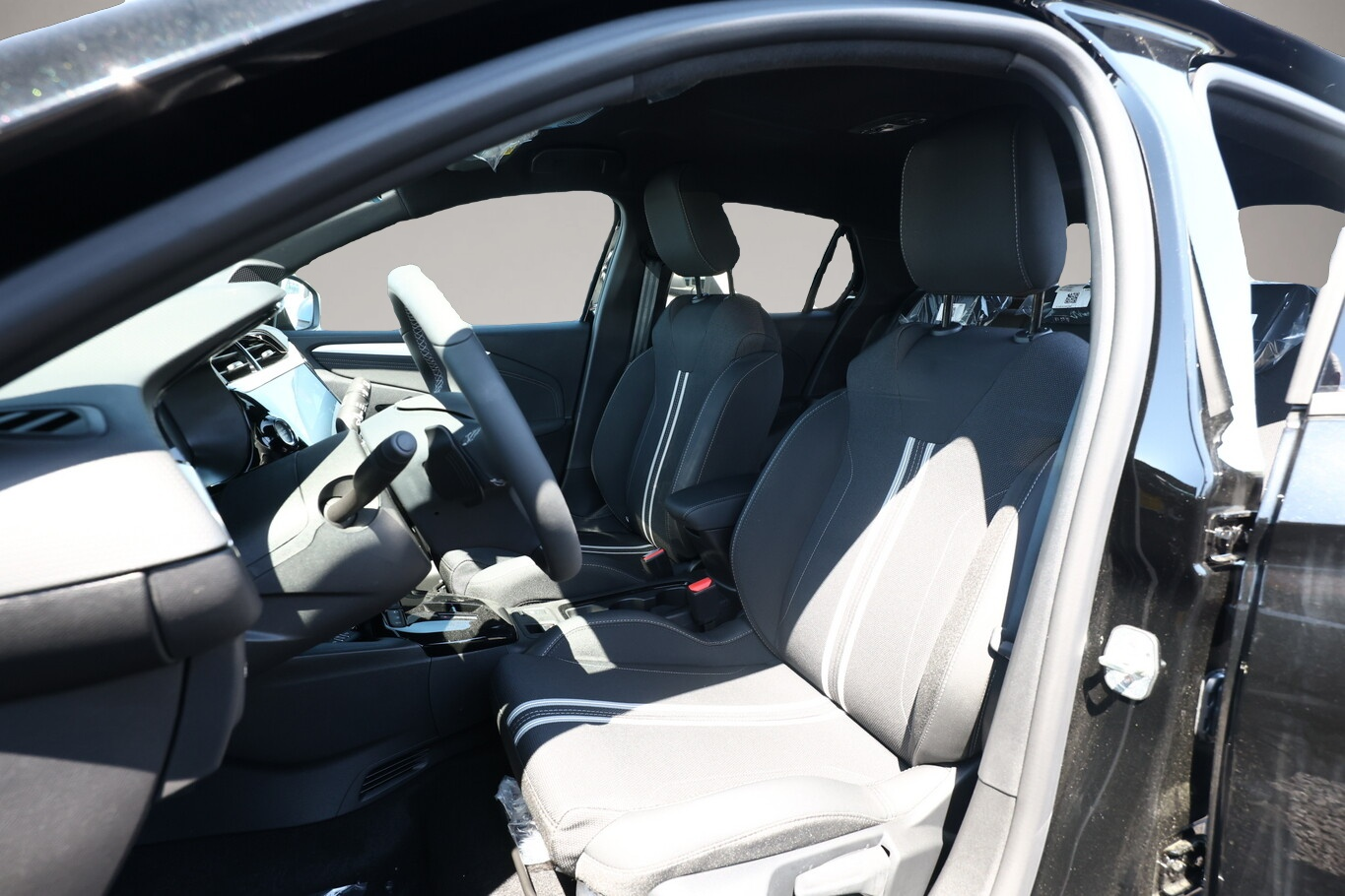 Bild 5 Opel Corsa Hybrid 145 Ultimate IntelliLux NaviP PrivG