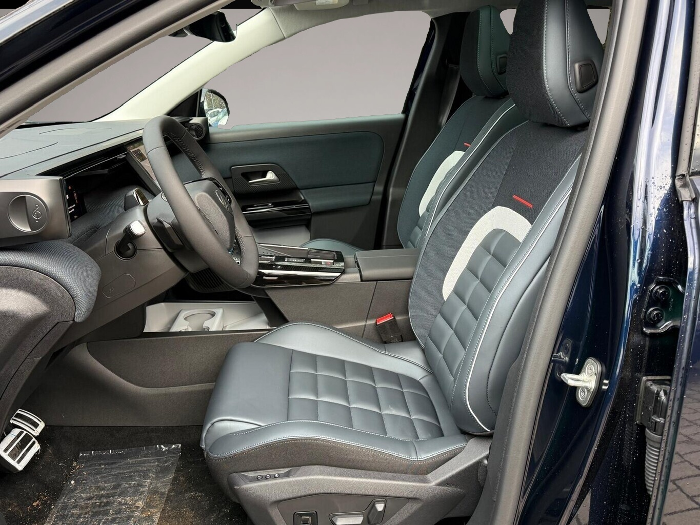Bild 6 Citroën C5 Aircross Hybrid MAX Pano HUD eHk Nav ACC SHZ