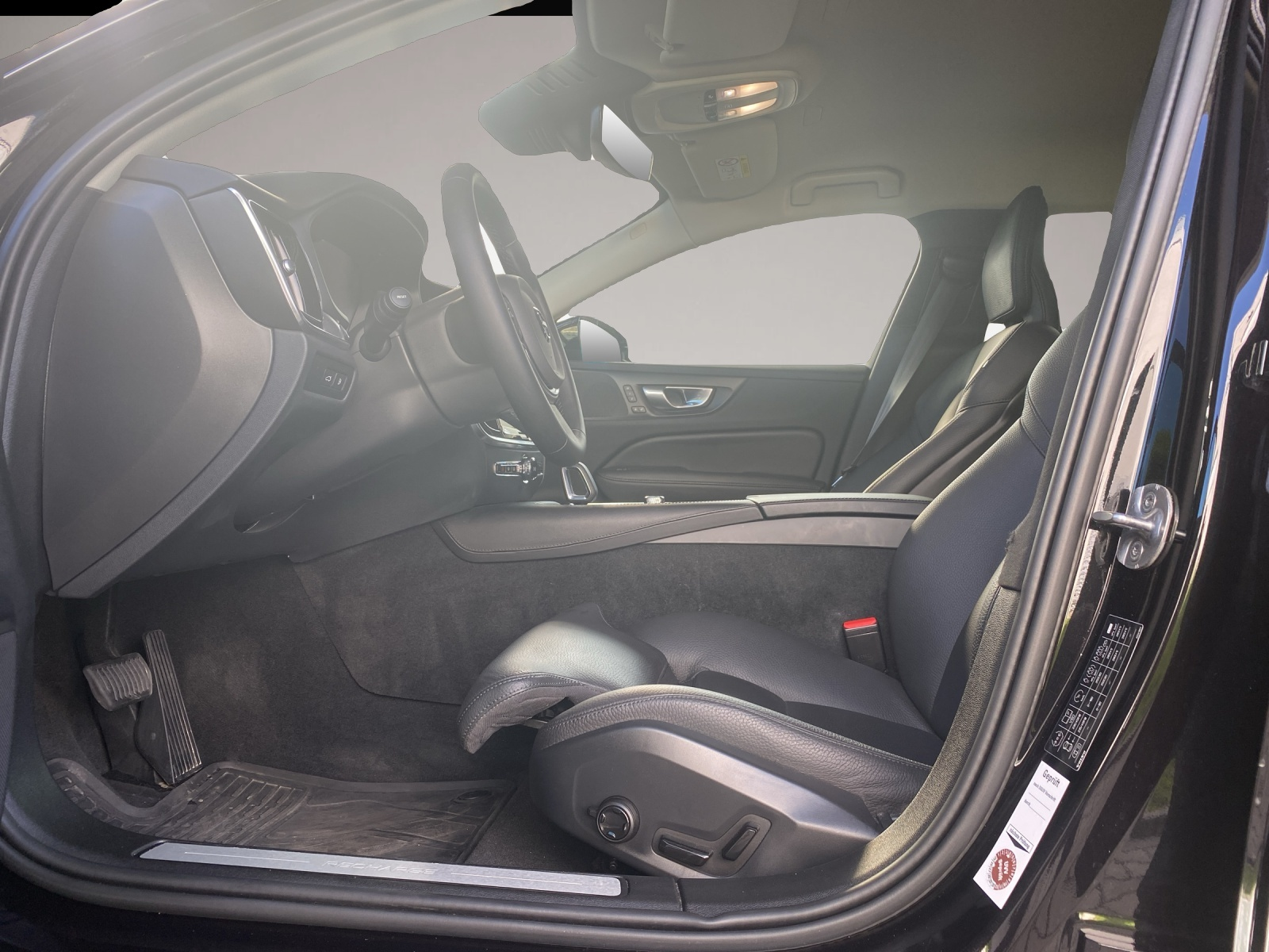 Bild 7 Volvo V60 T8 Plus Bright MRY*SHZ*PDC