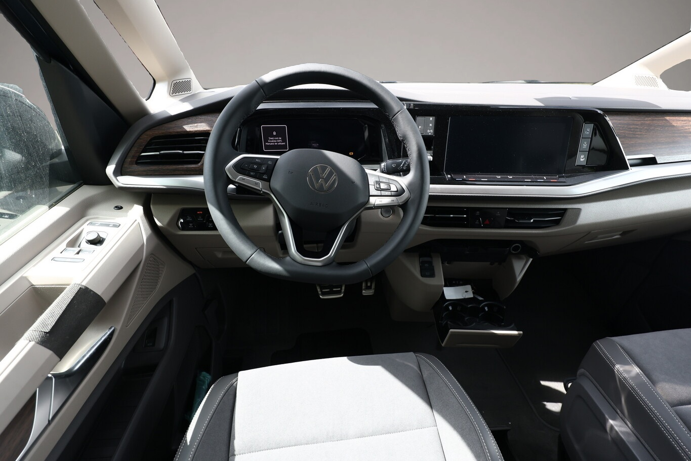 Bild 6 Volkswagen T7 Multivan L2 Style Tisch Matrix Nav eHK Keyl