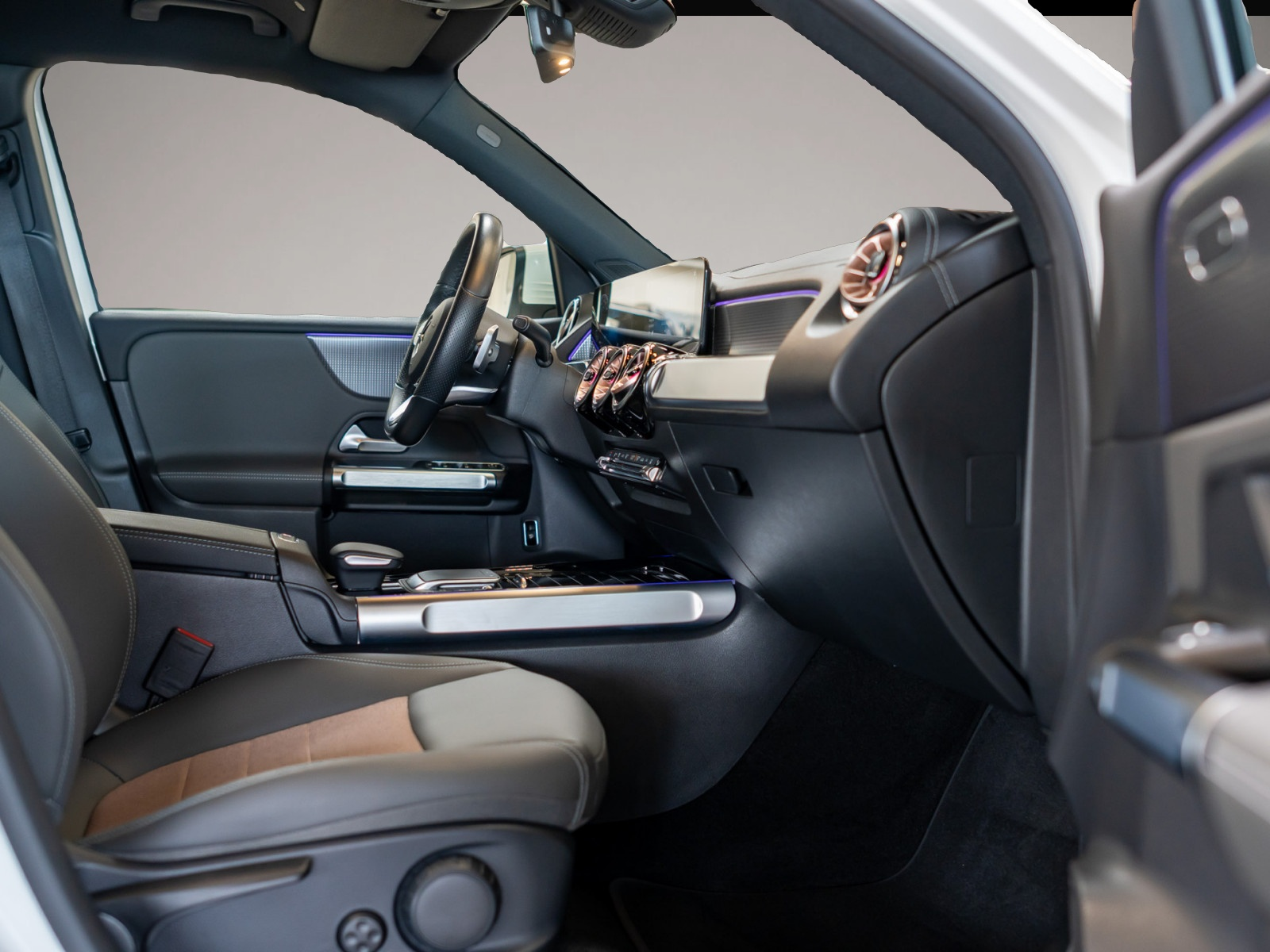 Bild 2 Mercedes-Benz EQB 300