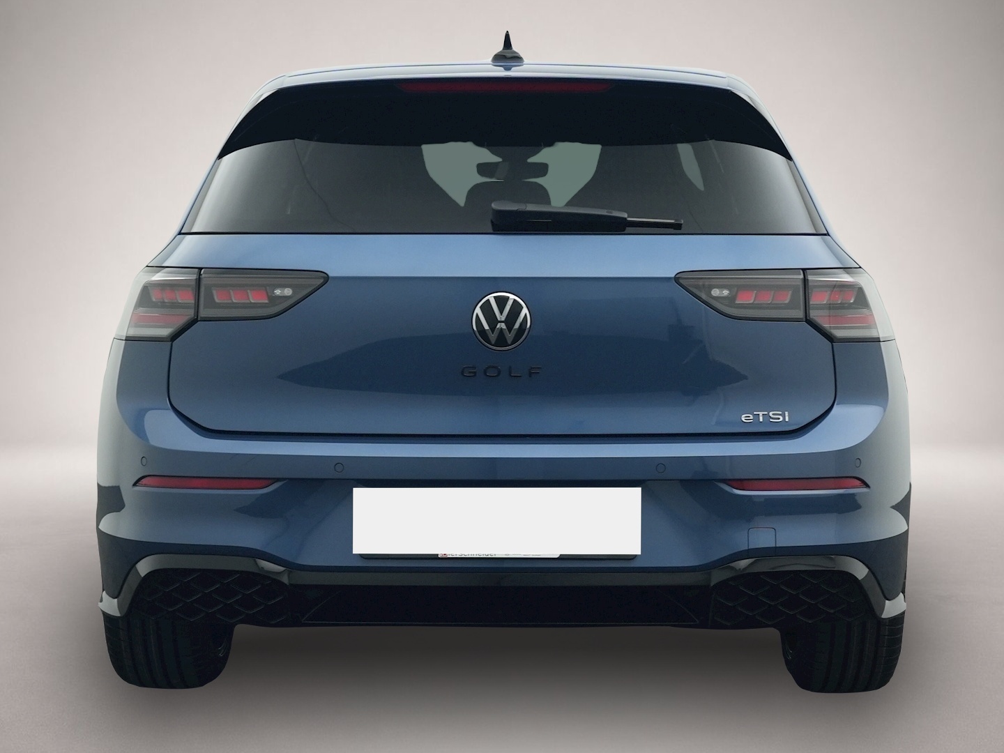 Fotografie 4 des Volkswagen Golf 8 1.5 eTSI DSG R-Line BLACK STYLE PANO AHK