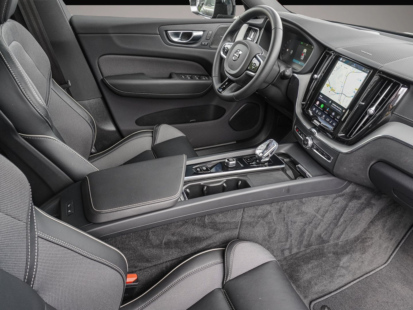 Bild 6 Volvo XC60 T8 AWD Ultra Black Ed. Plug-In Head UP Pano