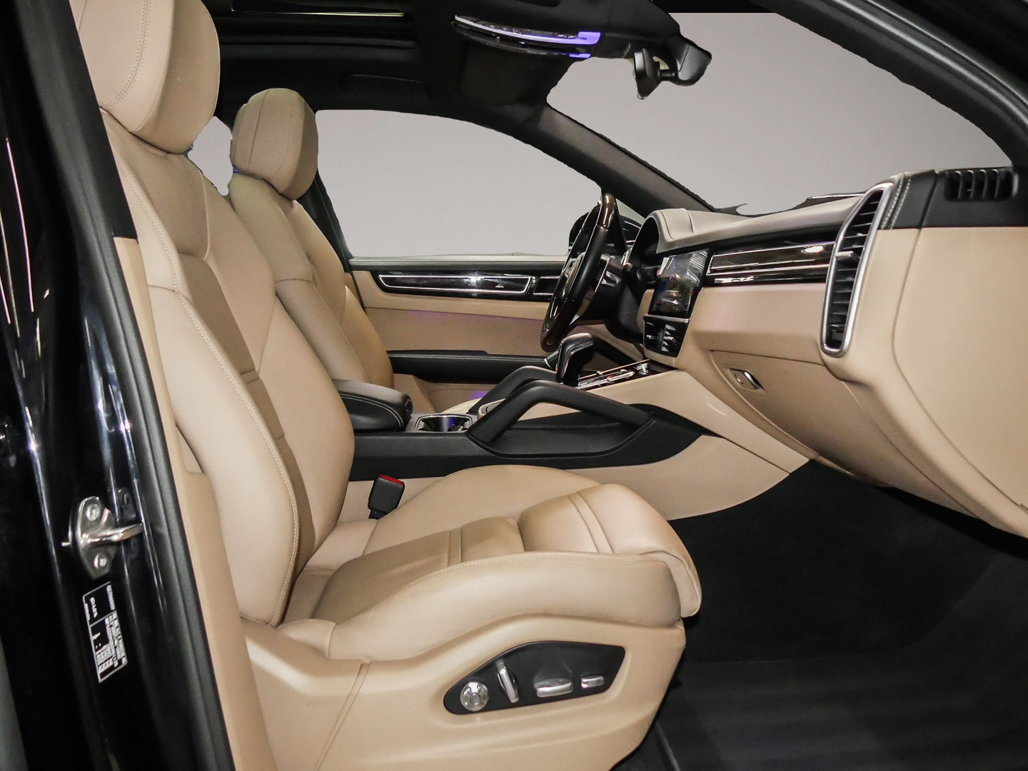 Bild 3 Porsche Cayenne S Luftfederung AD Niveau El. Panodach Na