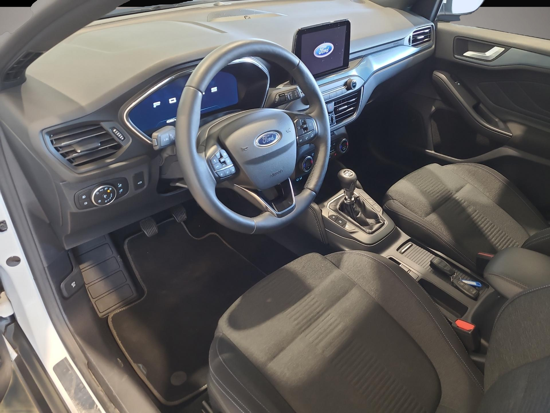 Bild 6 Ford Focus Turnier Active X Bluetooth Navi LED Klima