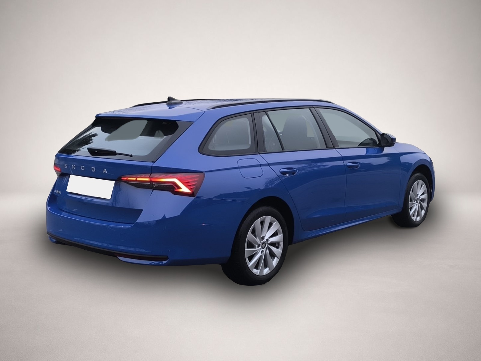 Fotografie des Skoda Octavia Combi 1.5 TSI mHEV DSG Selection AHK NAV