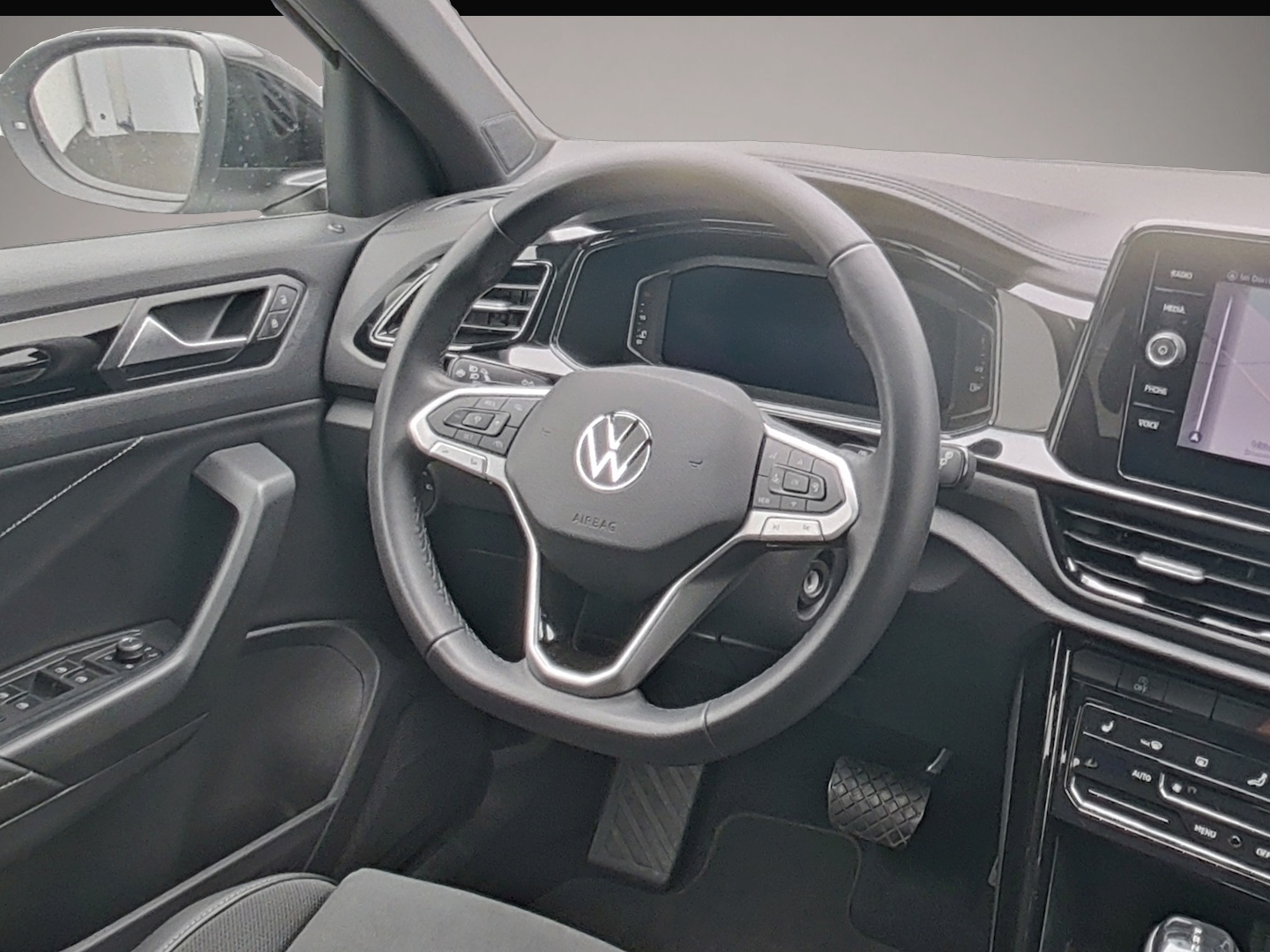 Bild 4 Volkswagen T-Roc 1.5 TSI DSG Black Style AHK NAVI KAMERA