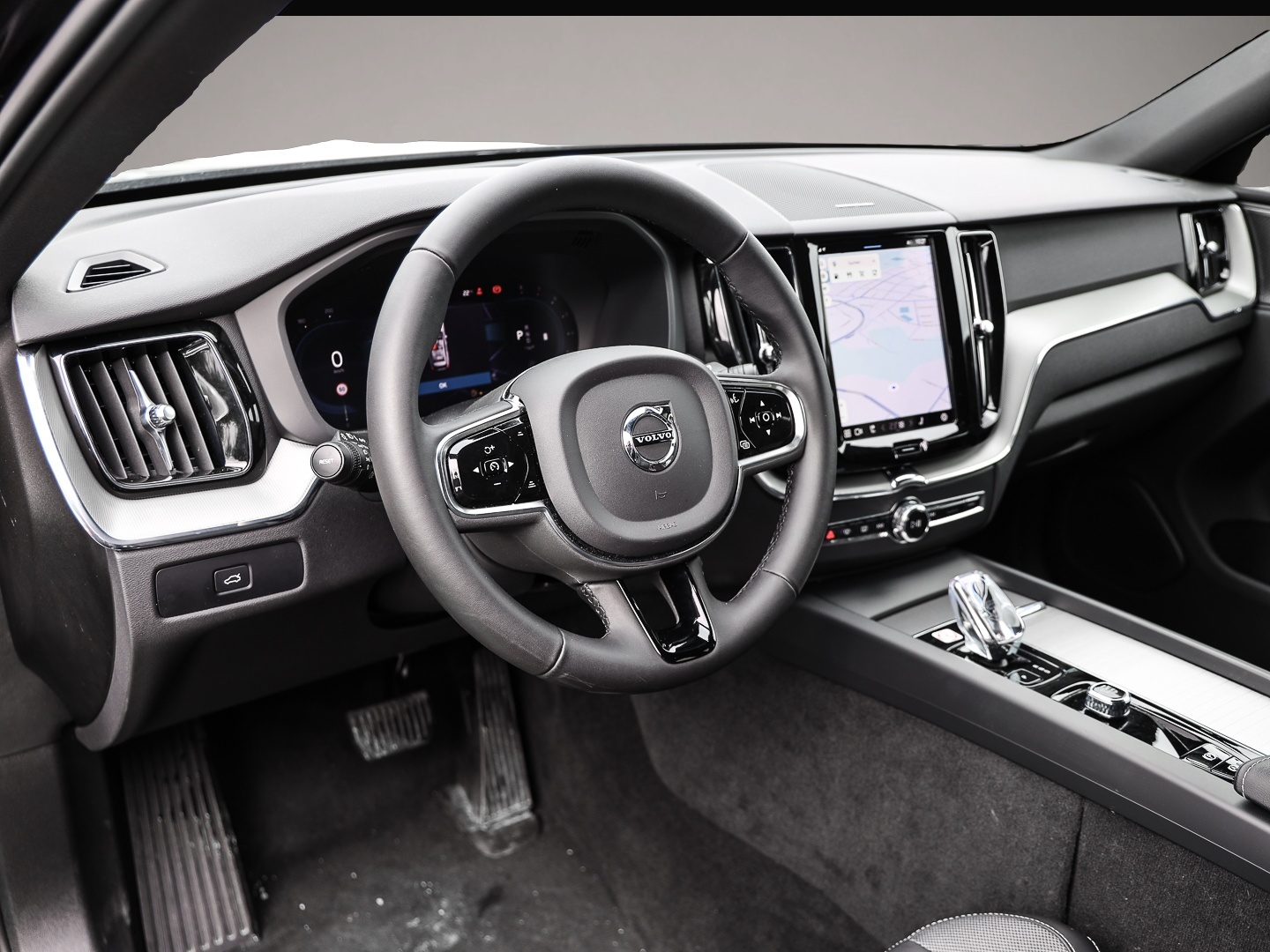 Bild 3 Volvo XC60 Plus Dark AWD B5 Benzin EU6d Allrad Leder d
