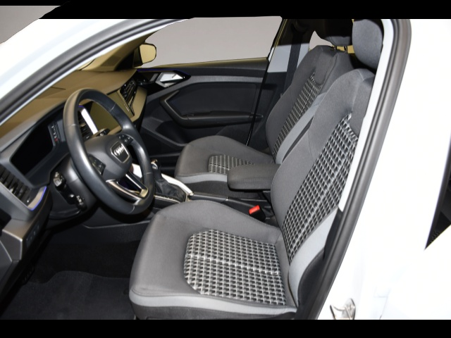 Bild 3 Audi A1 Sportback 40 TFSI S-tronic LED/Einparkhi