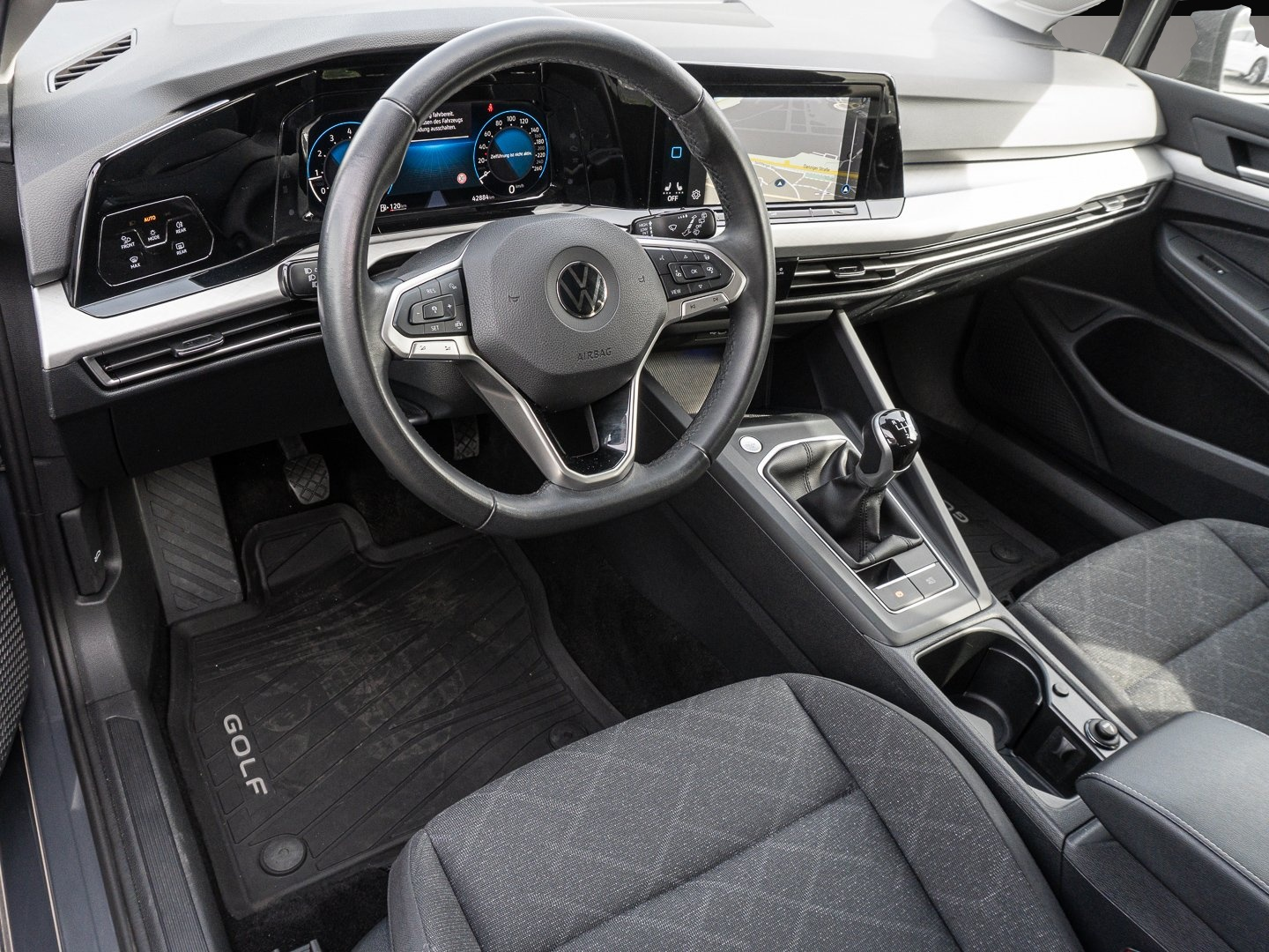 Bild 7 Volkswagen Golf 1.5 TSI Life LED PLUS LM NAVI PDC