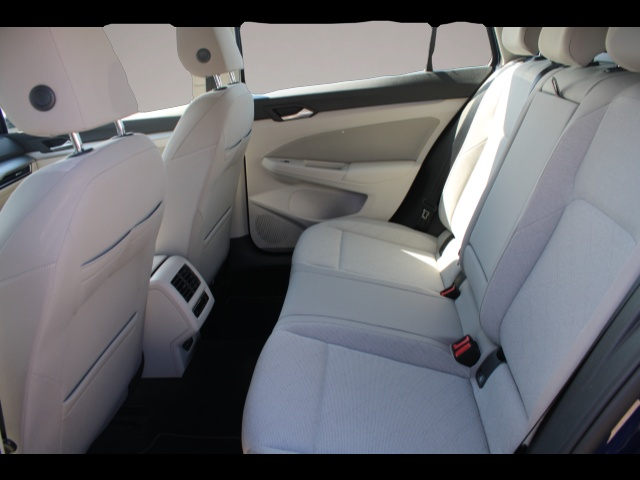 Bild 5 Volkswagen Golf 8 VIII Variant 1.5 TSI Life ACC/Einparkhi/M