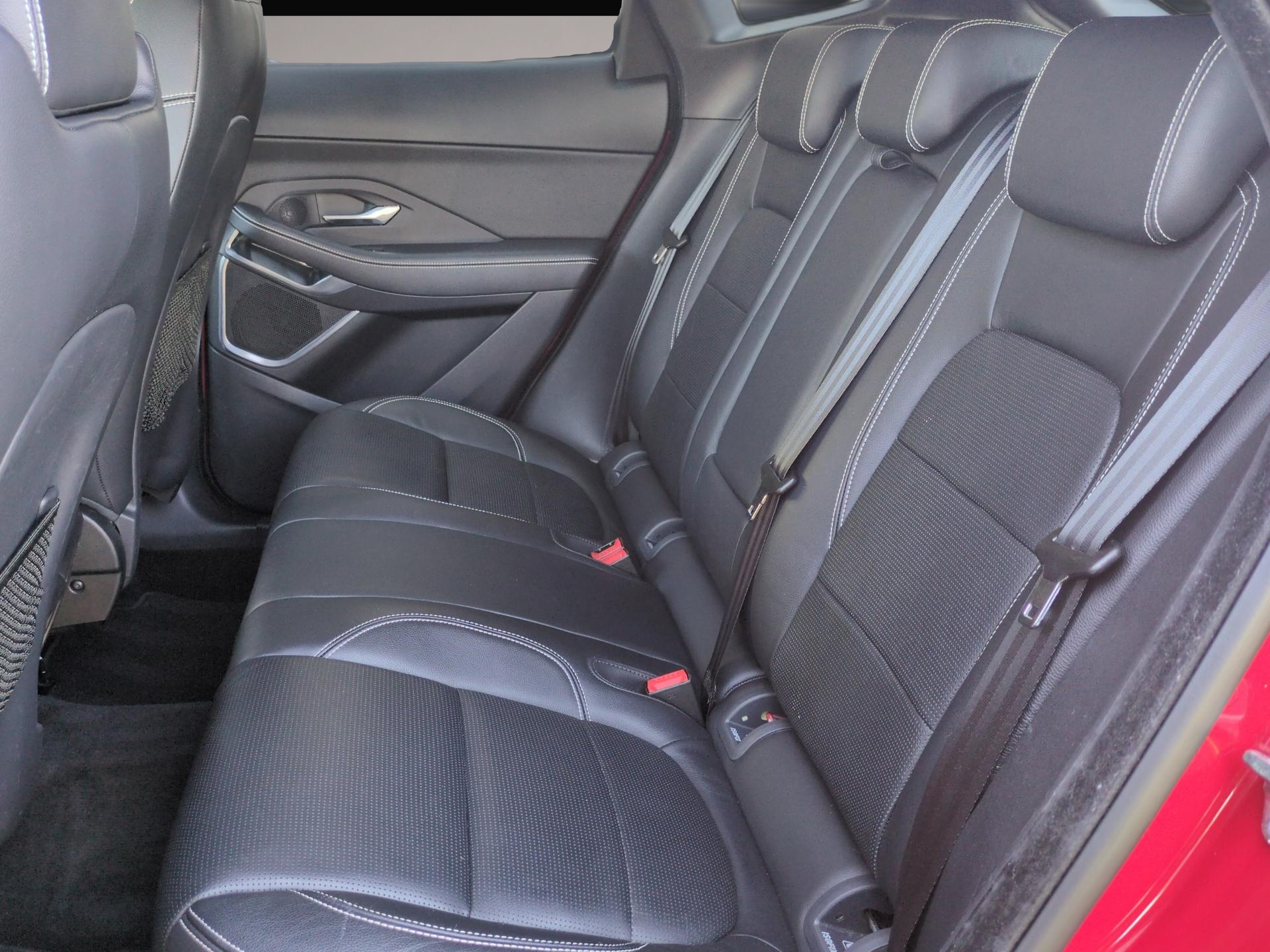Bild 7 Jaguar E-Pace P250 AWD R-Dynamic SE AHK Black-P. Kamera
