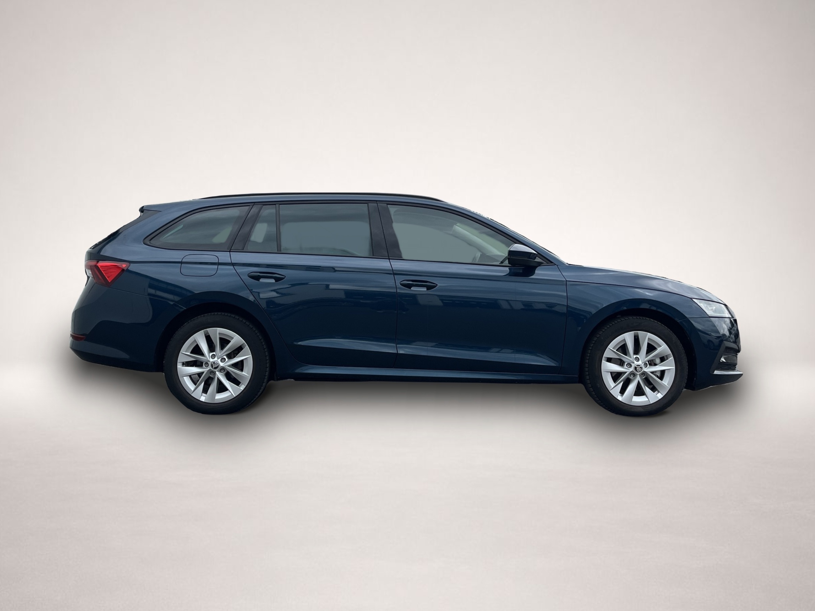 Bild 4 Skoda Octavia Combi 1.4 TSI e-Hybrid Blackline 156¤ m.
