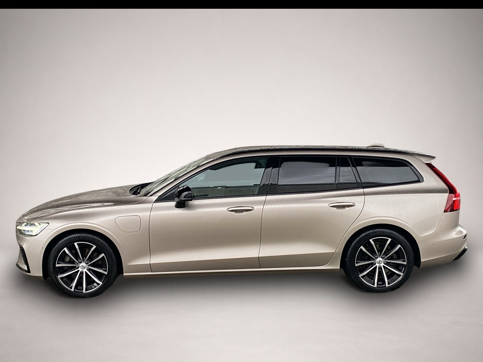 Bild 2 Volvo V60 Kombi T8 Plus Dark Recharge WiPa*LED*DAB*