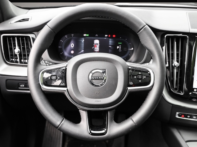 Bild 5 Volvo XC60 Plus Dark Recharge Plug-In Hybrid AWD T8 Tw