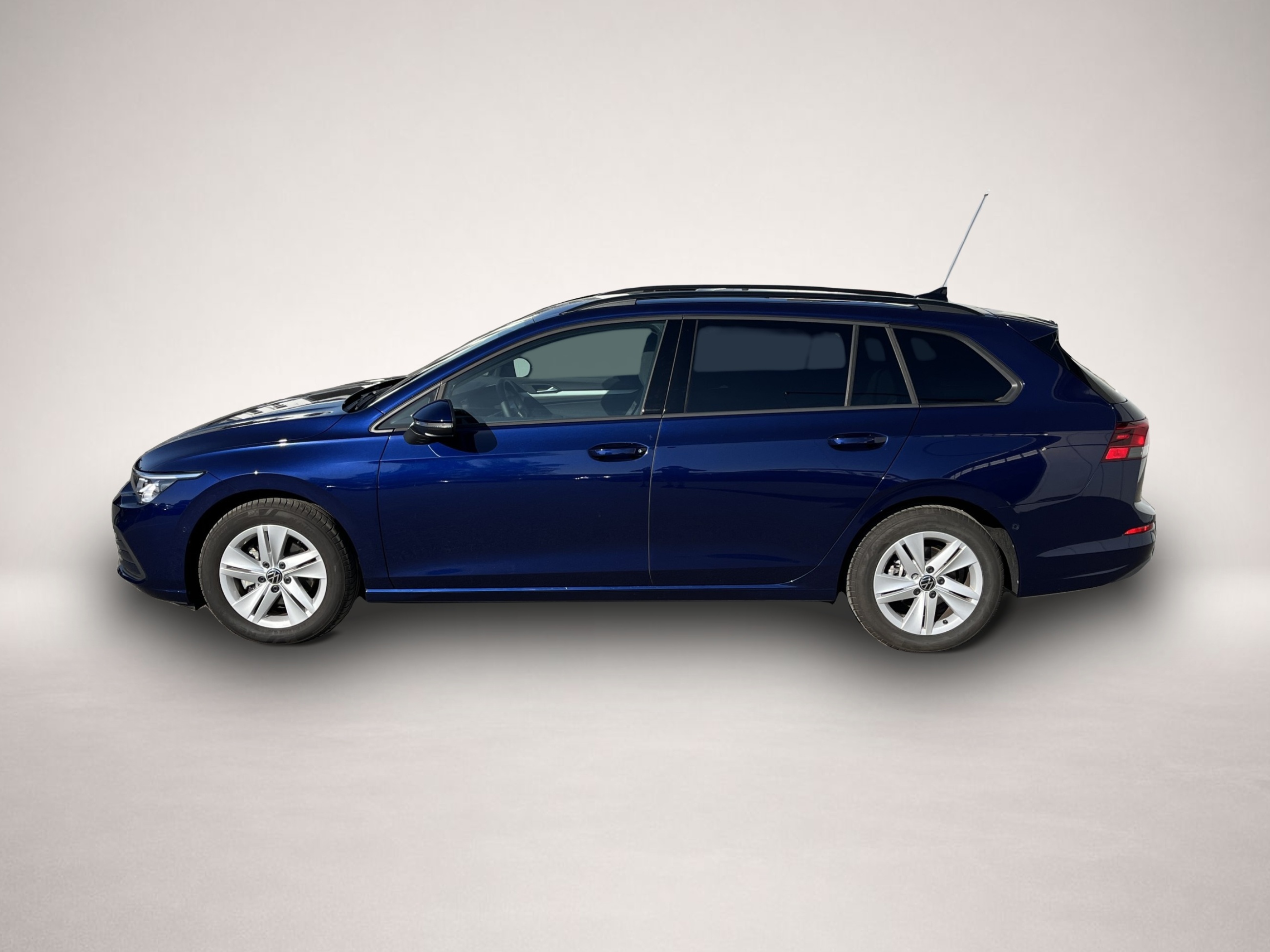 Fotografie 2 des Volkswagen Golf Variant 1.5 TSI DSG Life Navi TravelAssist