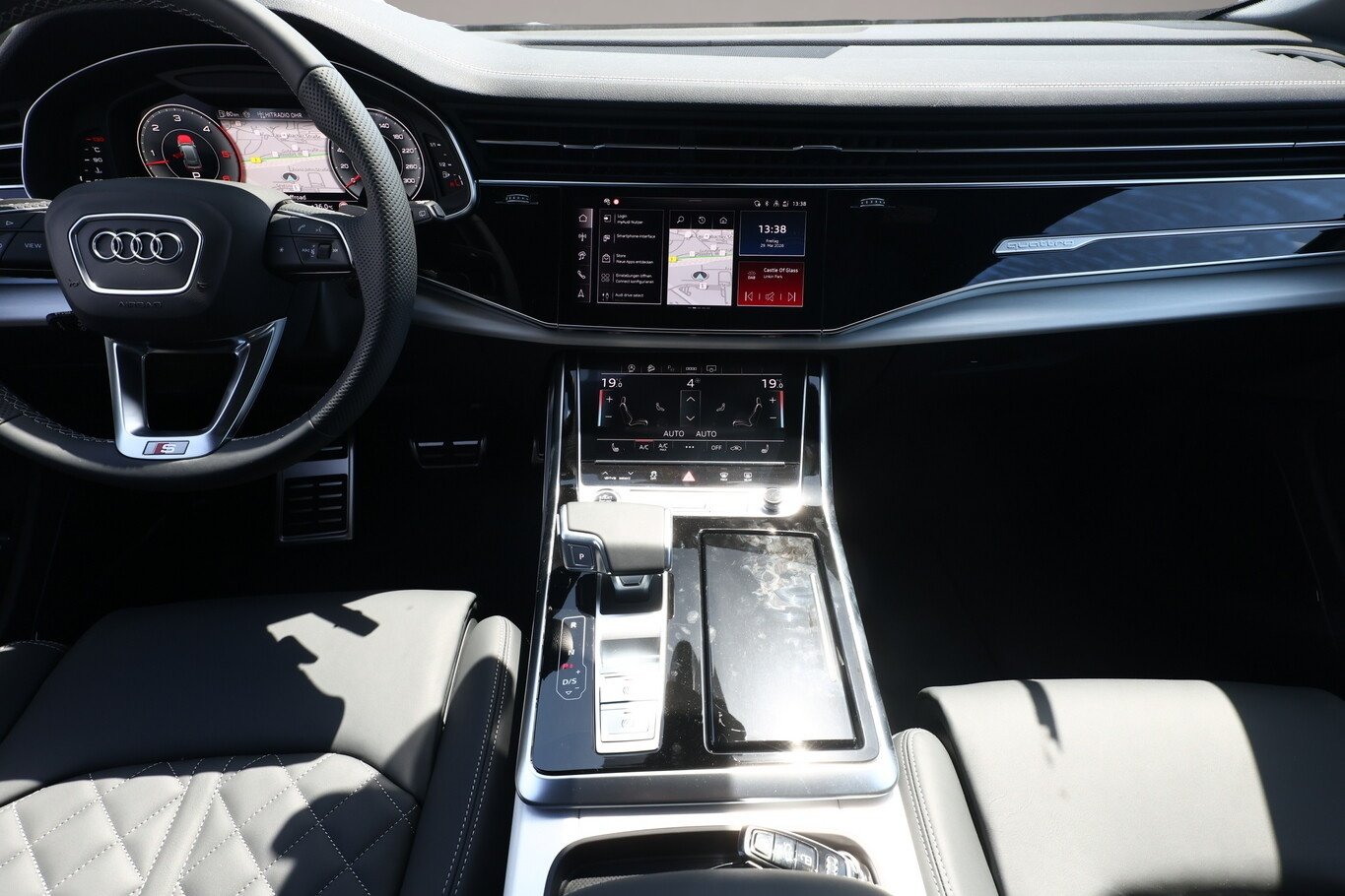 Bild 7 Audi Q8 2xS line AssistenzP+ 22Z Laser Pano B&O Leder