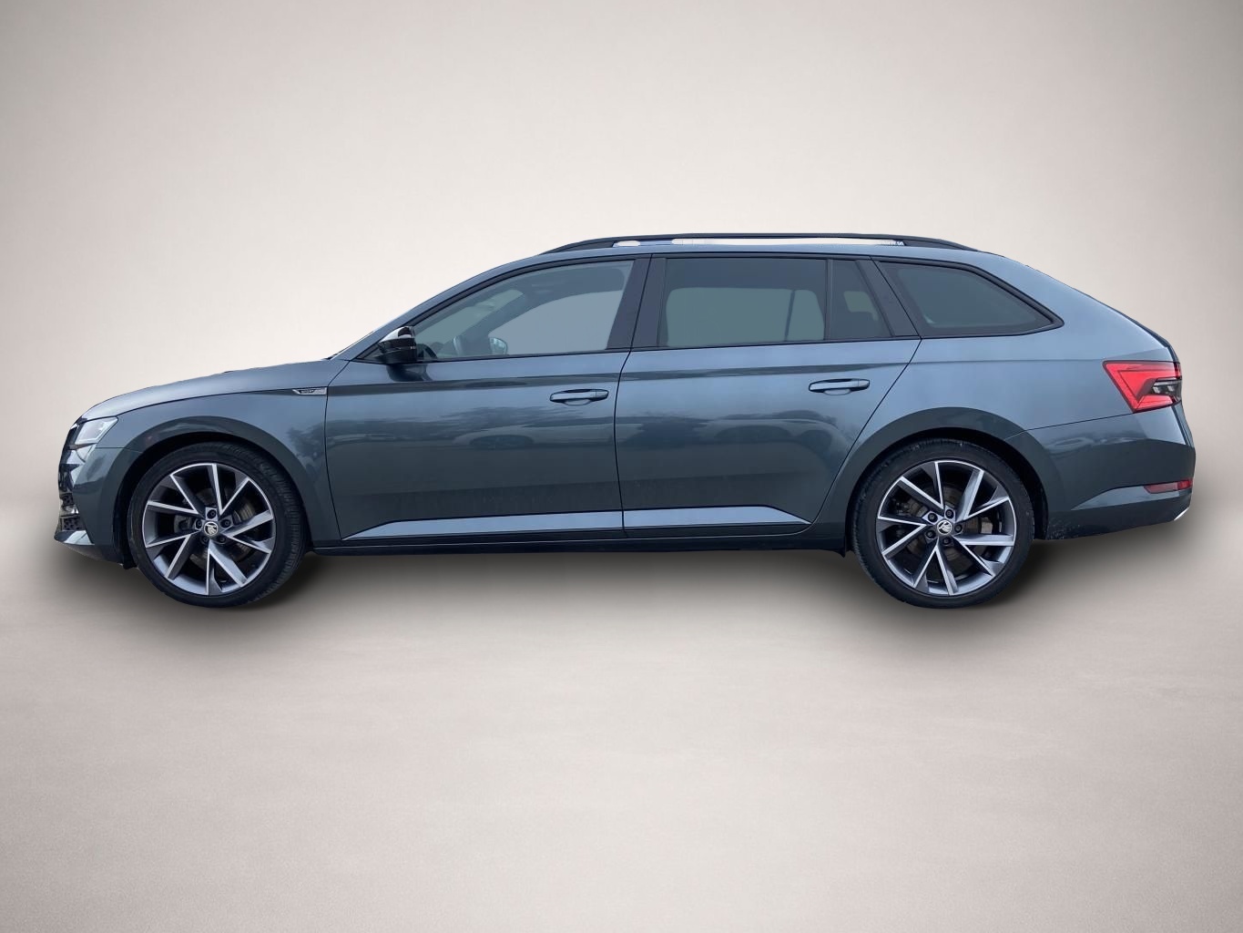 Fotografie des Skoda Superb Combi iV 1.4 TSI DSG Sportline AHK+SMART-