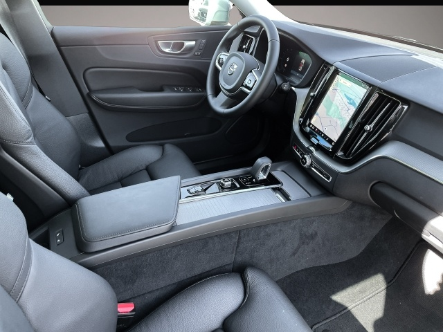 Bild 3 Volvo XC60 Plus Bright Recharge Plug-In Hybrid AWD T8