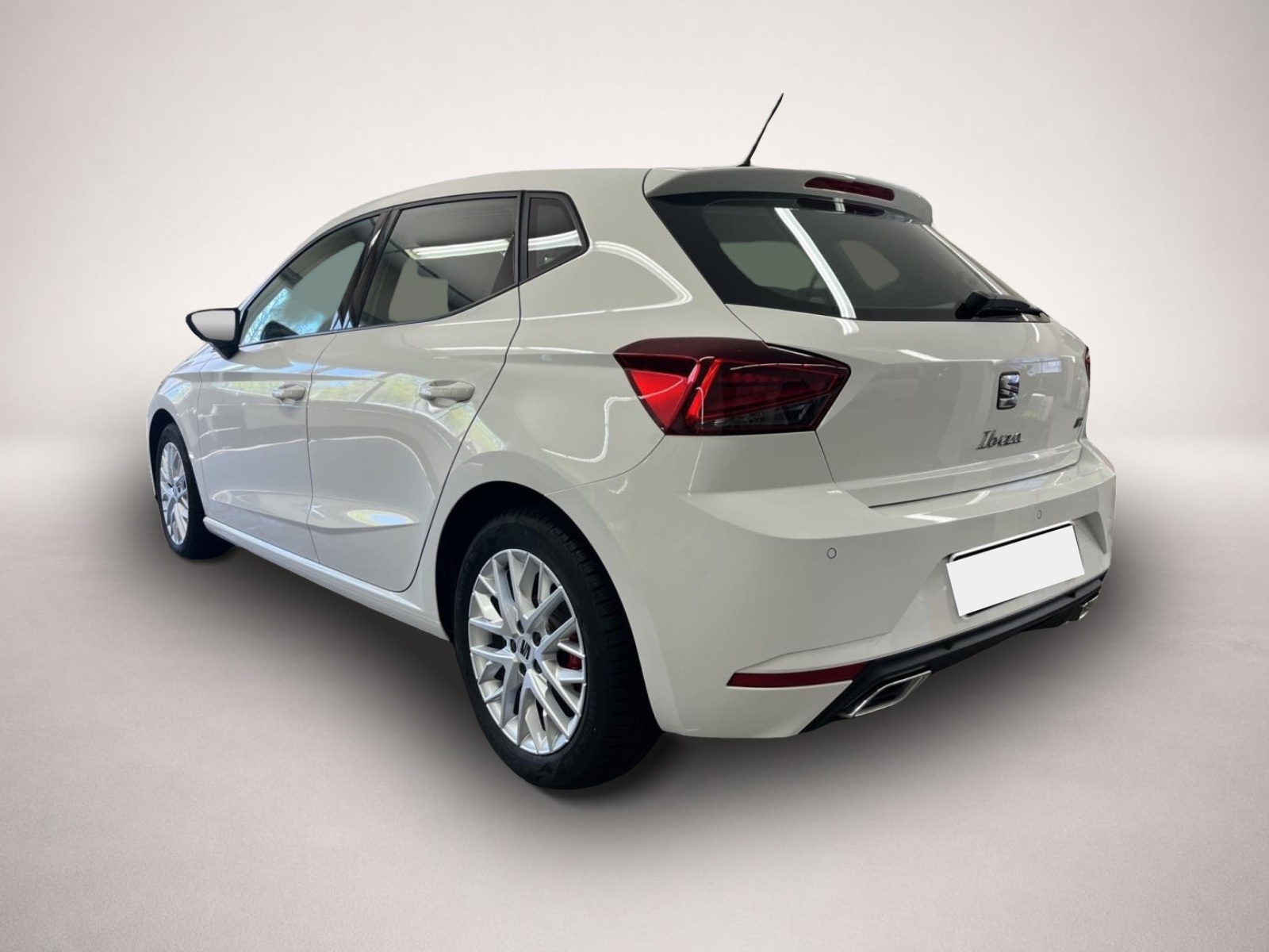 Bild 4 Seat Ibiza 1.0 TSI AB179EUR FR BEATS NAVI REAR VIEW S