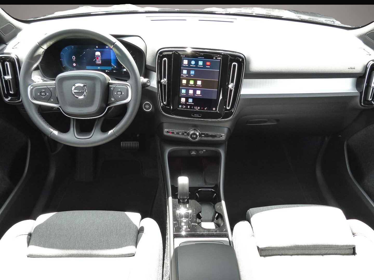 Bild 7 Volvo XC40 B4 2WD Plus Black Edition Plus
