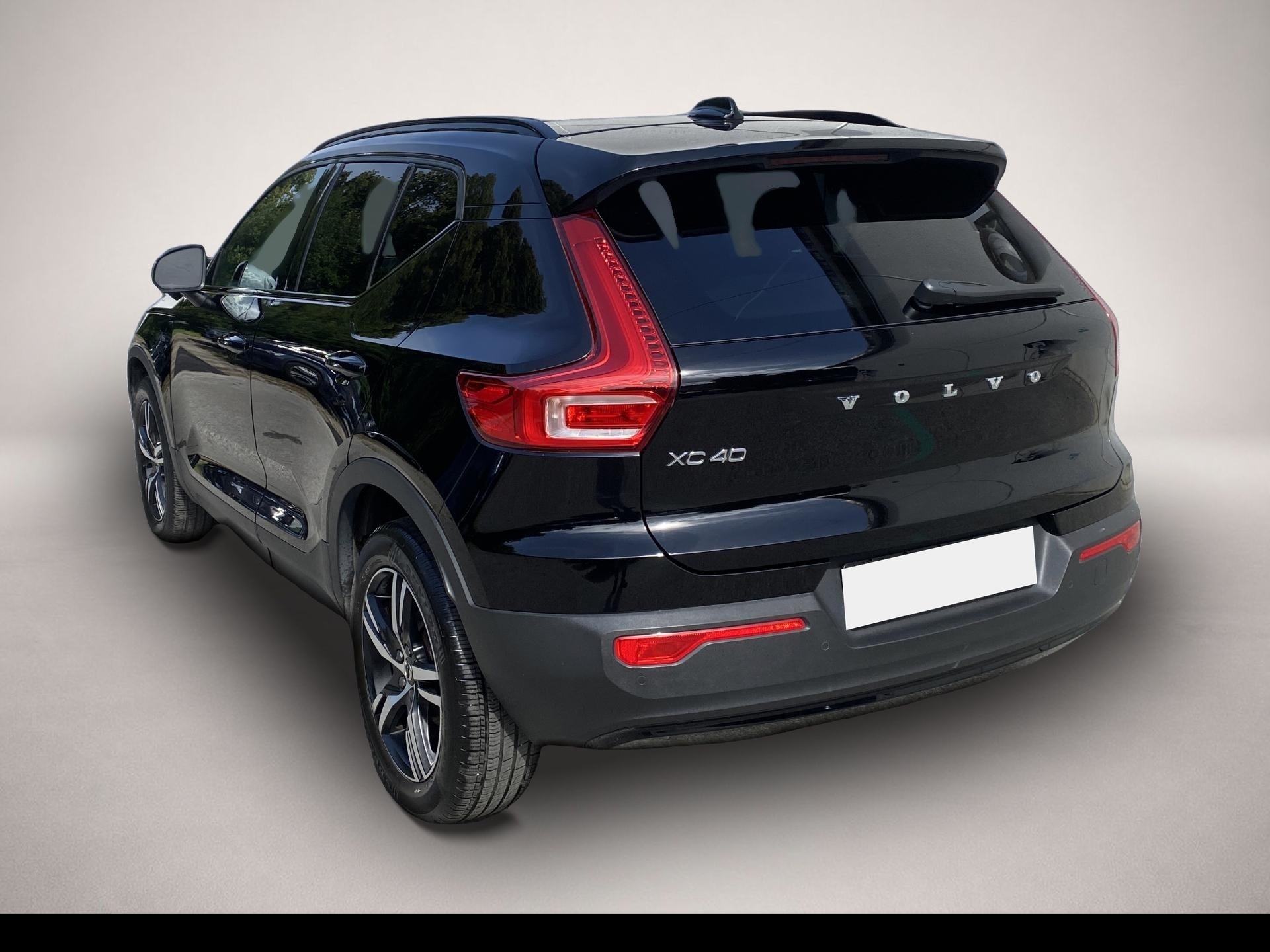 Bild 2 Volvo XC40 XC 40 R Design 2WD Bluetooth Navi LED Klima