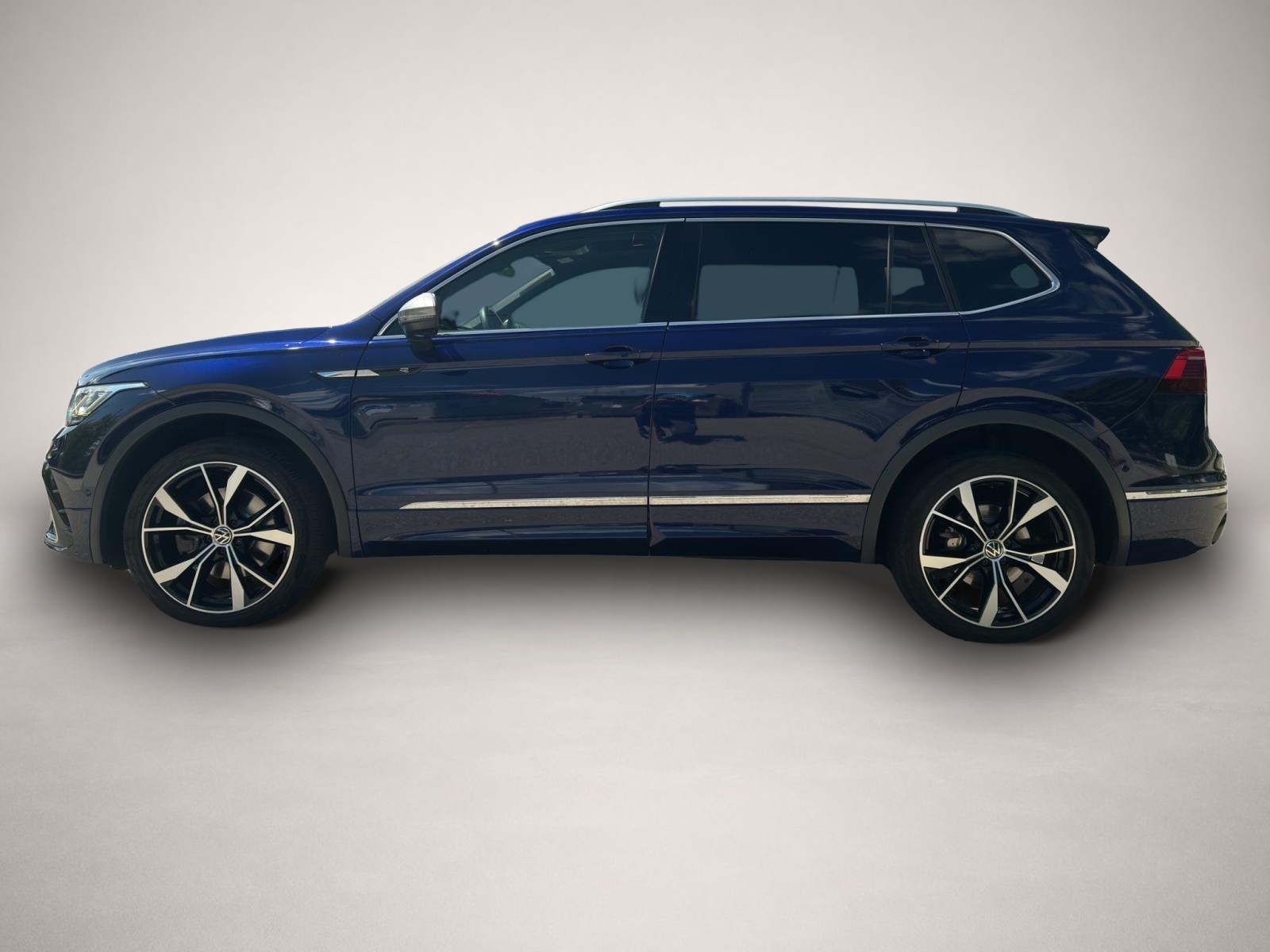Bild 3 Volkswagen Tiguan Allspace 2.0 TSI DSG 4Mo. R-Line PANO AHK