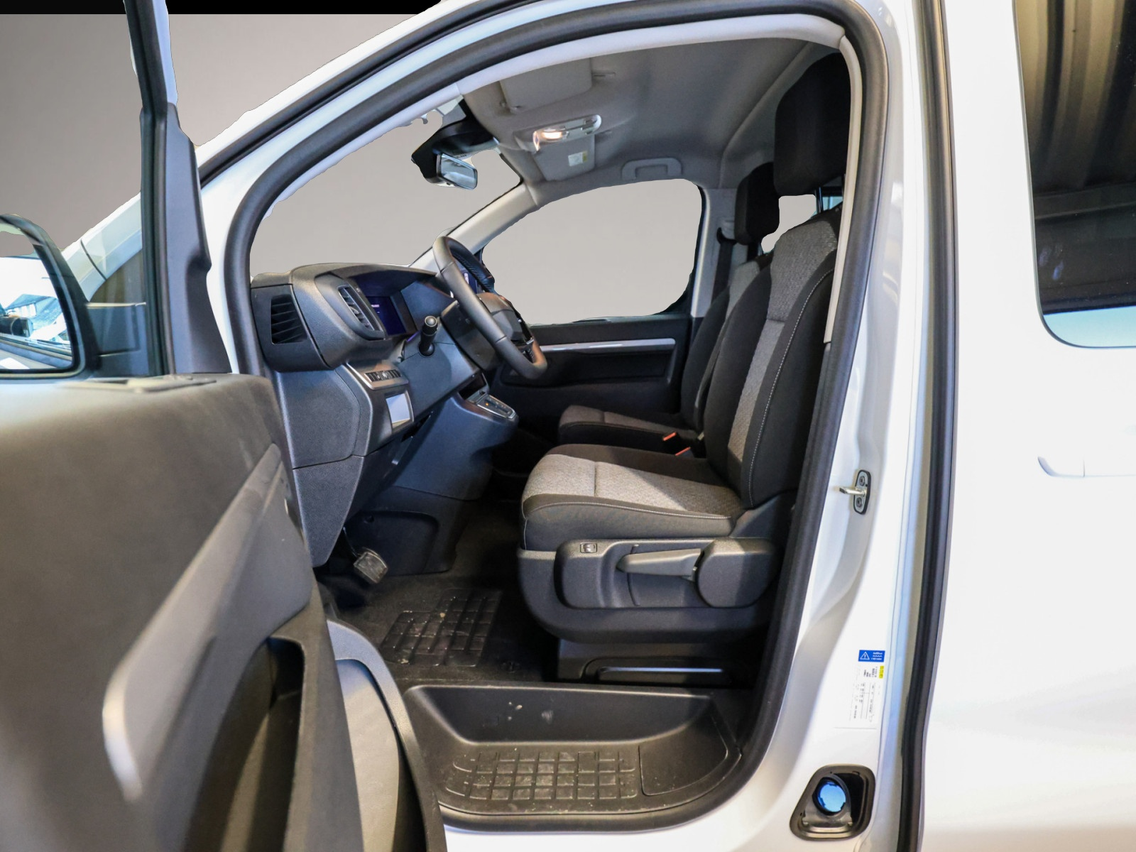 Bild 6 Peugeot Traveller