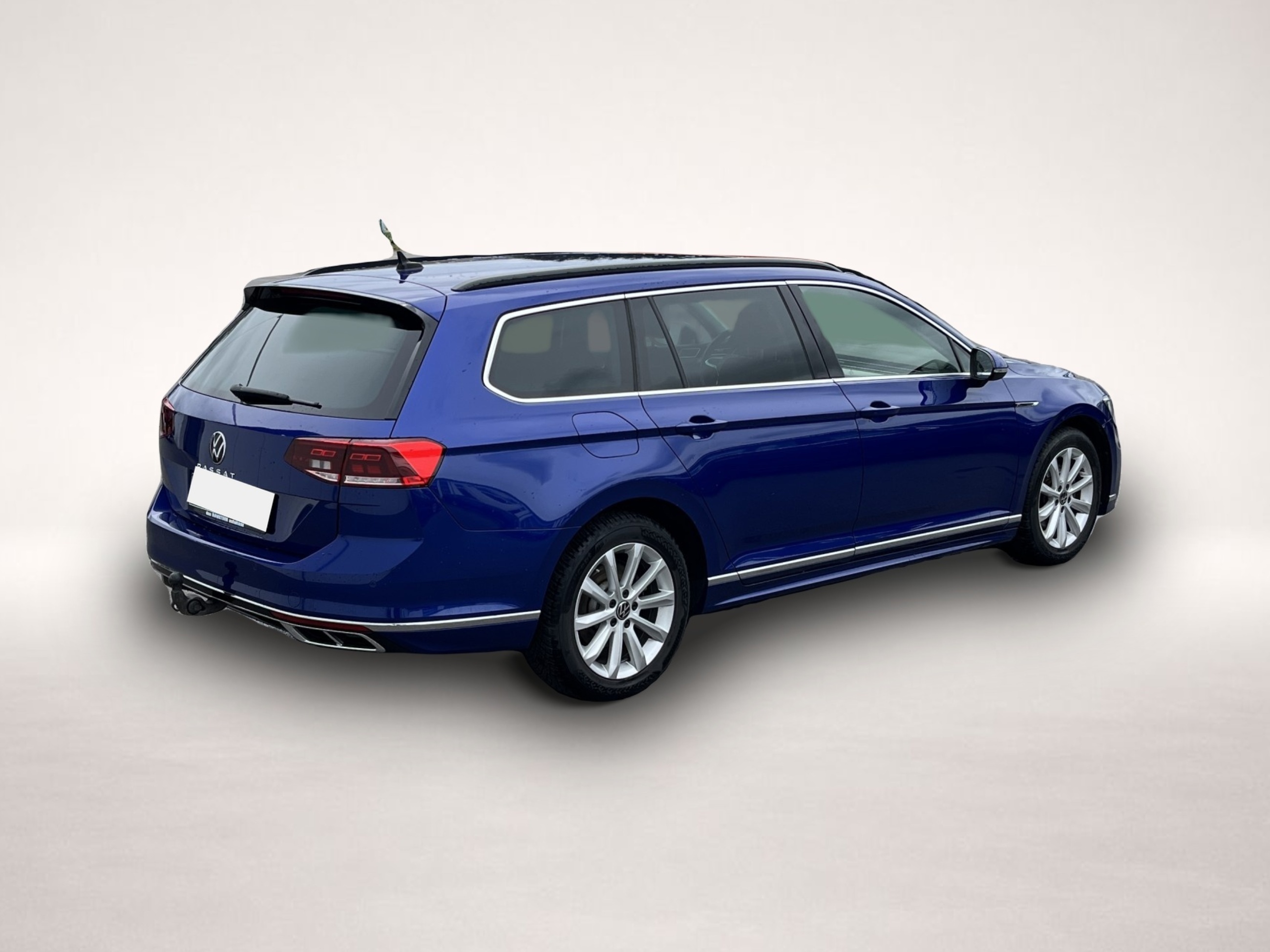 Fotografie des Volkswagen Passat Variant 2.0 TDI DSG R-Line AHK STHZ NaviP