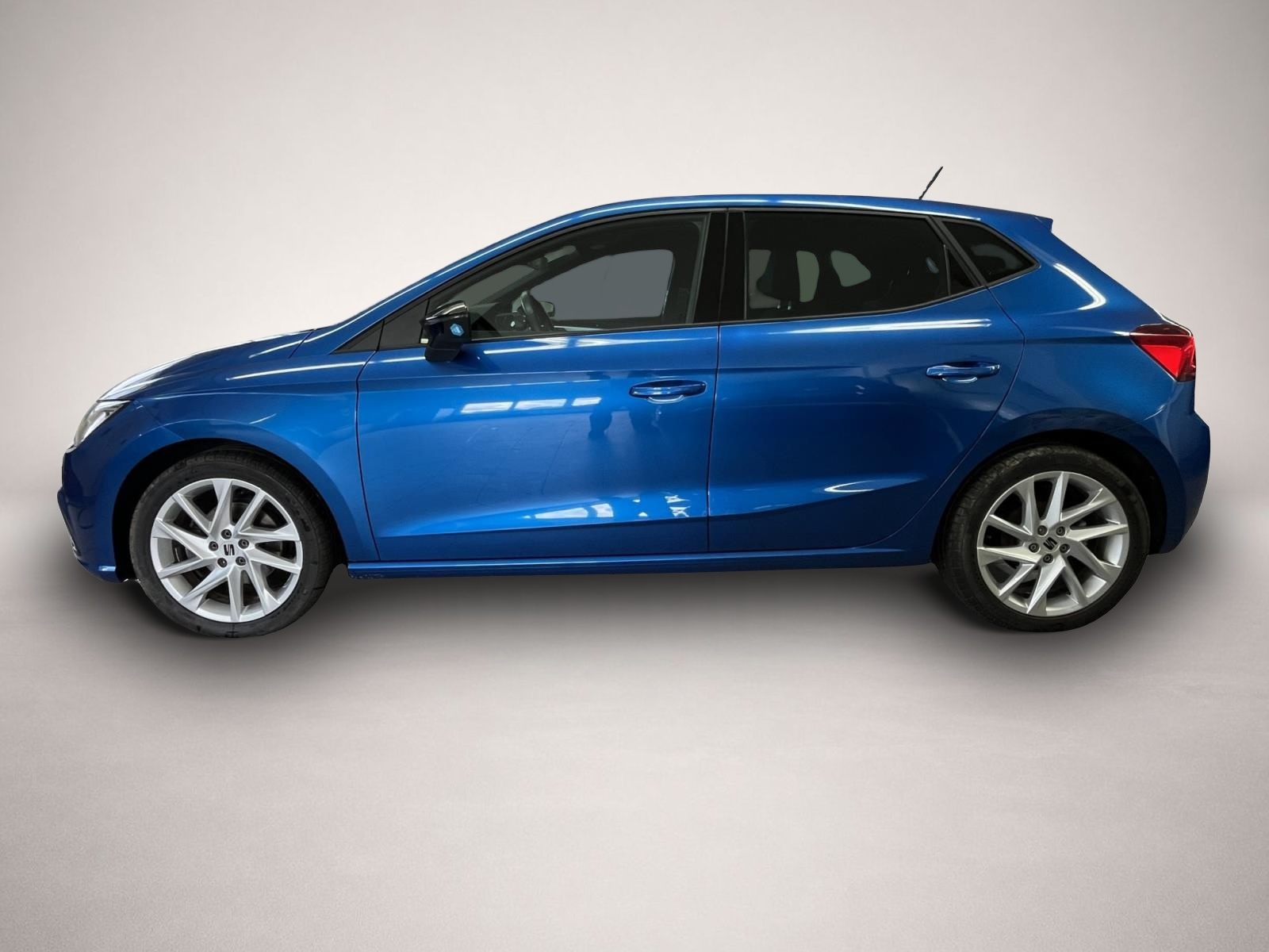 Bild 3 Seat Ibiza 1.0 TSI DSG FR ALCANTARA NAVI REAR VIEW SH
