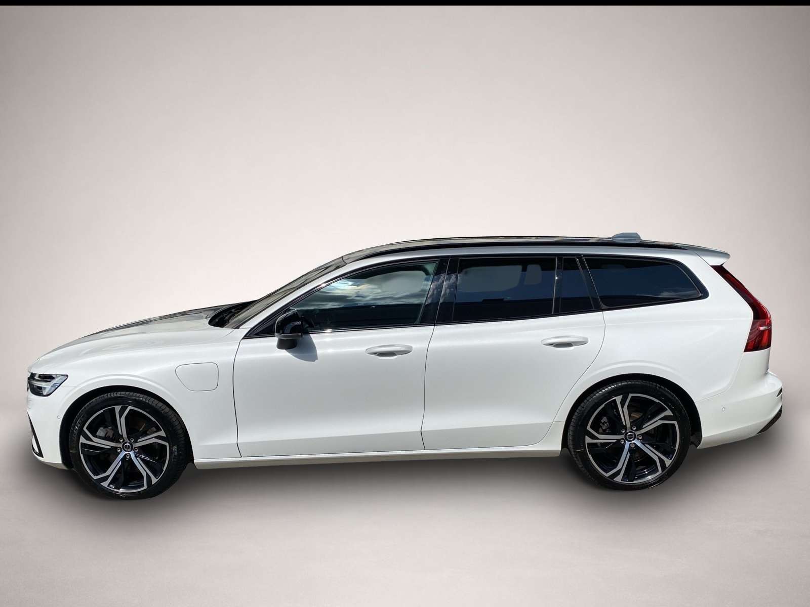 Bild 2 Volvo V60 Kombi T8 Plus Dark Recharge SitzHZG*DAB*Navi