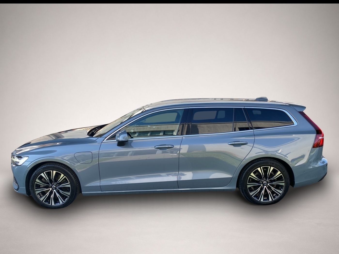 Fotografie 2 des Volvo V60 Kombi T8 Plus Bright Recharge WiPa*LED*Navi
