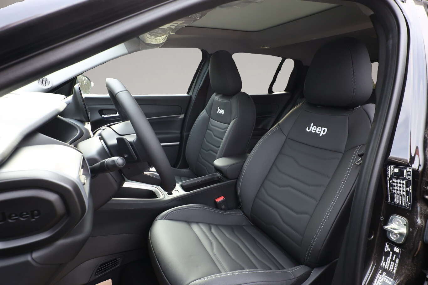 Fotografie 6 des Jeep Avenger Hybrid Summit Pano Leder Nav Kam ACC 18Z