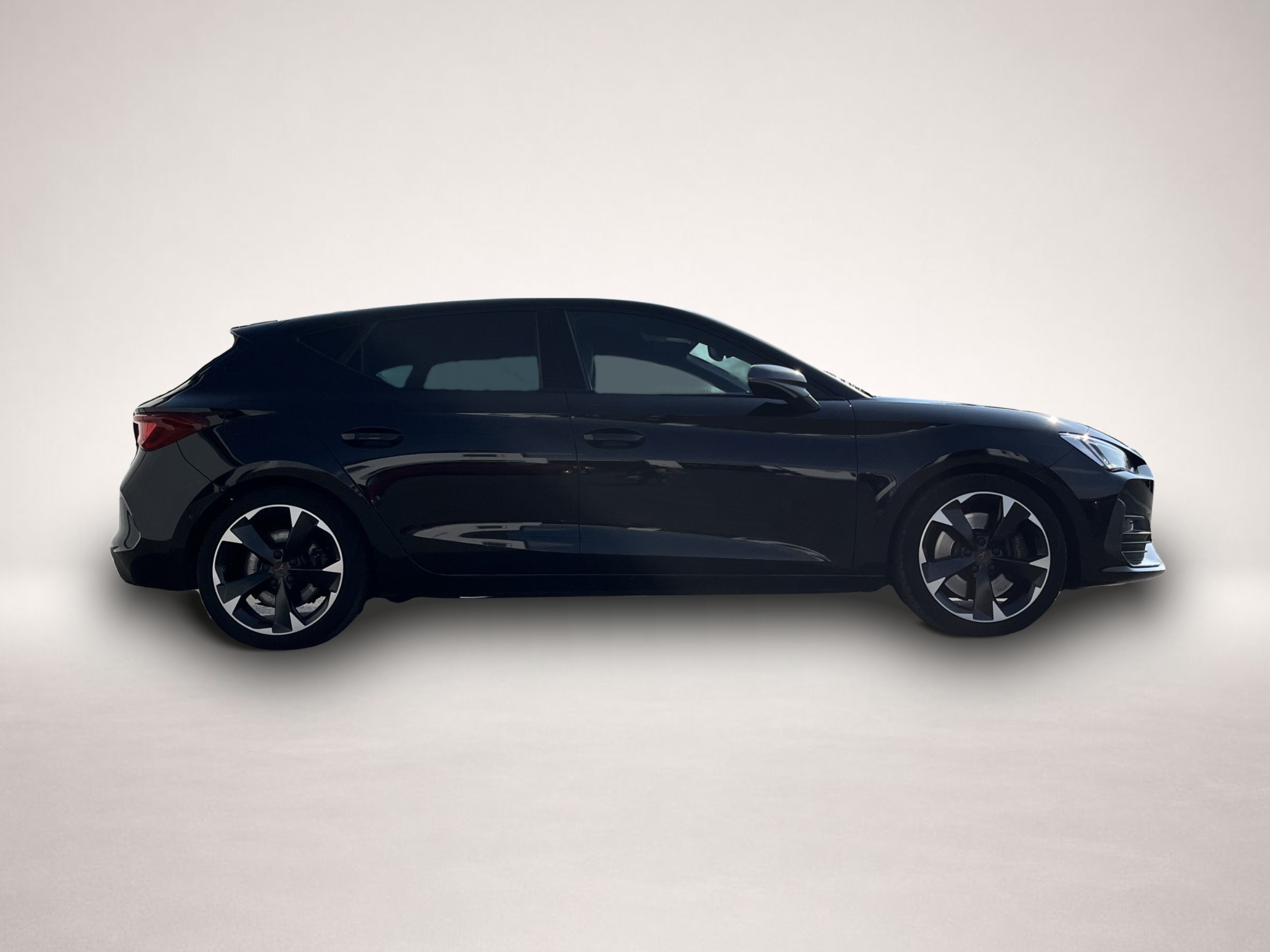 Bild 3 Cupra Leon 2.0 TSI DSG Navi ACC LR-HZG RFK LED SHZ DAB