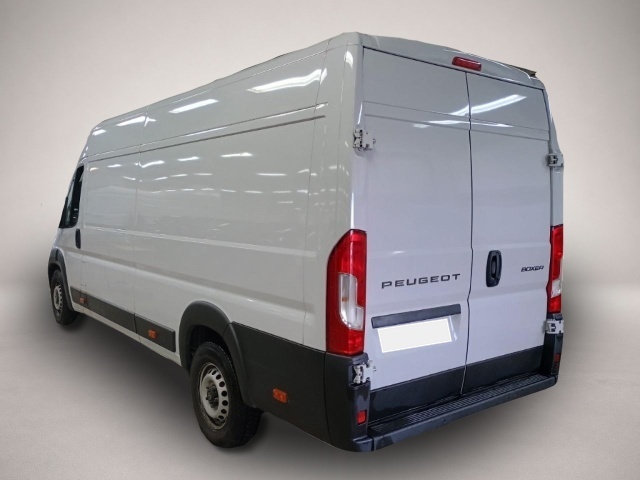 Fotografie 4 des Peugeot Boxer Kasten Hochraum 435 L4H2 Heavy BlueHDi 180