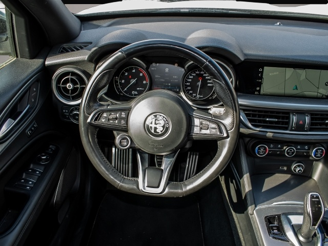 Fotografie 6 des Alfa Romeo Stelvio Veloce Allrad AD El. Fondsitzverst. Navi