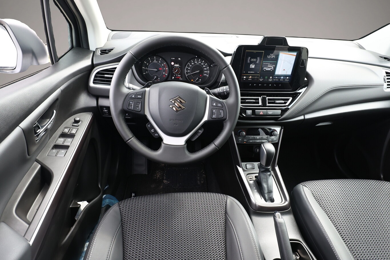 Fotografie 6 des Suzuki Across S-Cross 1.4 MHEV Aut. Comfort+ Pano 360° Leder