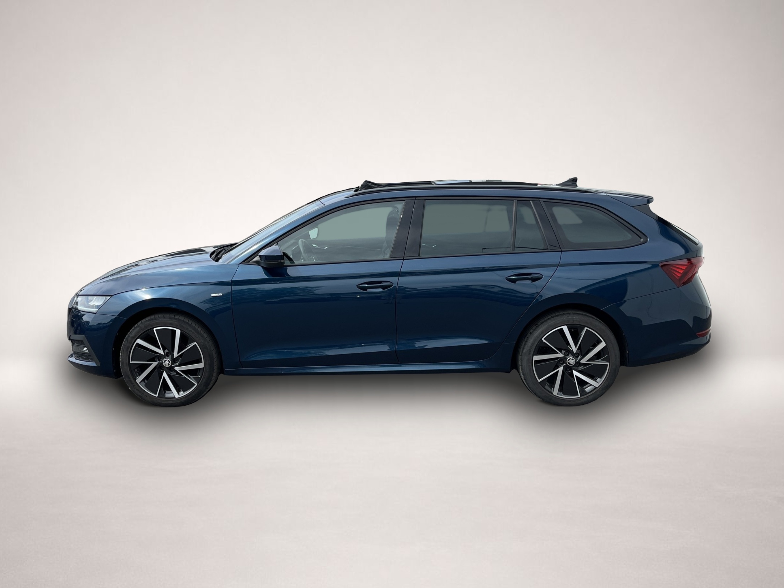 Bild 1 Skoda 135 Combi 2.0 TDI Blackline AHK PANO Navi 4xSHZ