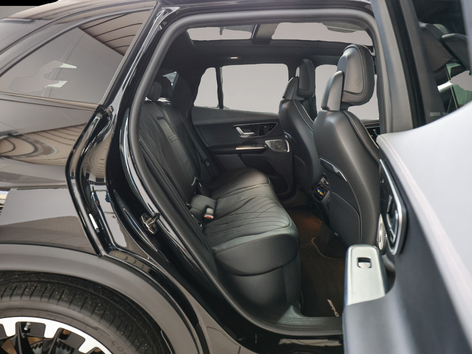 Bild 4 Mercedes-Benz EQE SUV