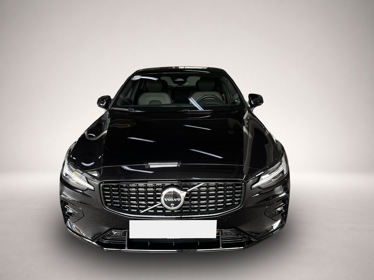 Fotografie 2 des Volvo S60 B5 AWD Ultimate Dark LED ACC Pano 360 H&K
